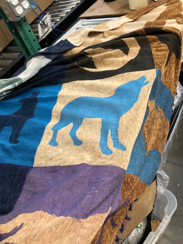 Photo 1 of *SEE NOTES* Howling Wolf Large Throw Blanket, 94"x86"