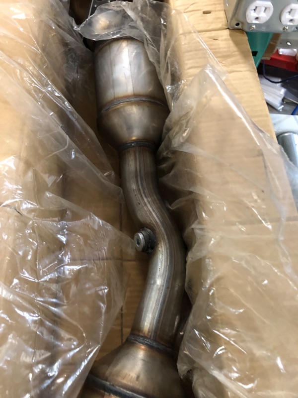 Photo 4 of Catalytic Converter Compatible 