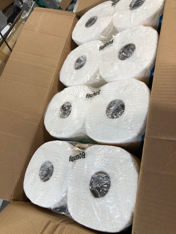 Photo 1 of Bounty Quick Size Paper Towels, White, 4 Packs Of 2 Family Rolls = 8 Family Rolls