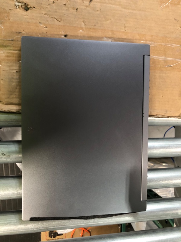 Photo 1 of Acer Predator Triton 500 SE 16" 165 Hz WQXGA LCD Gaming Laptop (Intel i7-11800H 8-Core)