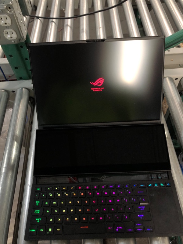 Photo 2 of [Like New] ASUS ROG Zephyrus Duo 16 GX650PZ-XS96 (AMD Ryzen 9 7945HX, 32GB RAM, 