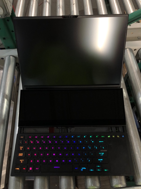 Photo 4 of [Like New] ASUS ROG Zephyrus Duo 16 GX650PZ-XS96 (AMD Ryzen 9 7945HX, 32GB RAM, 