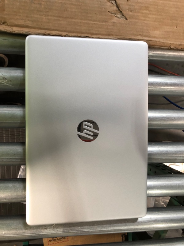 Photo 1 of HP 15-dw Laptop Intel Core i3-1115G4 8GB 256GB SSD 15.6 Full HD WLED Win 10 Silver