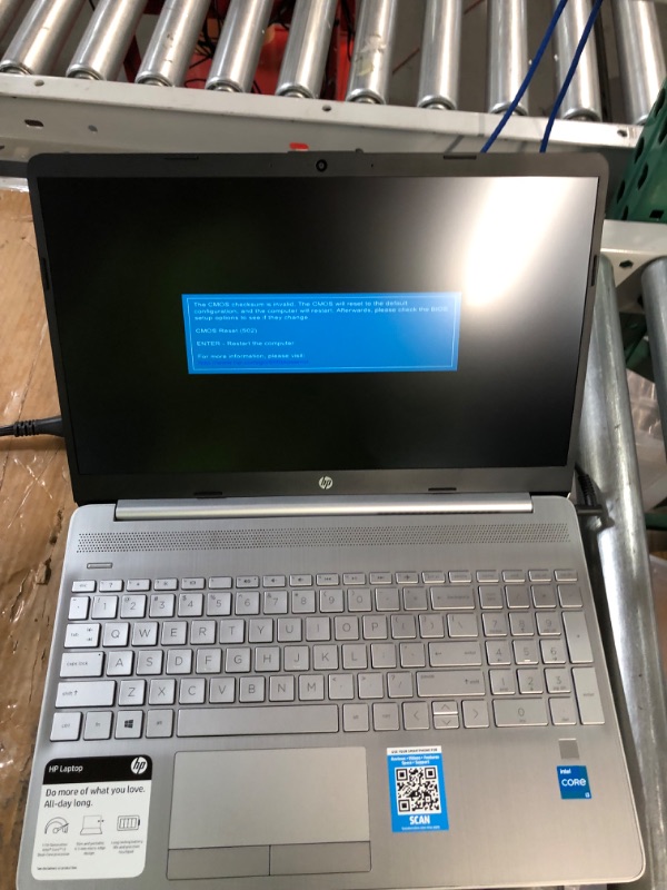 Photo 2 of HP 15-dw Laptop Intel Core i3-1115G4 8GB 256GB SSD 15.6 Full HD WLED Win 10 Silver