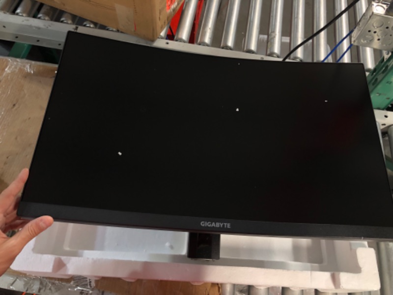 Photo 5 of GIGABYTE G27FC A (27" 165Hz 1080P Curved Gaming Monitor, 1920 x 1080 
