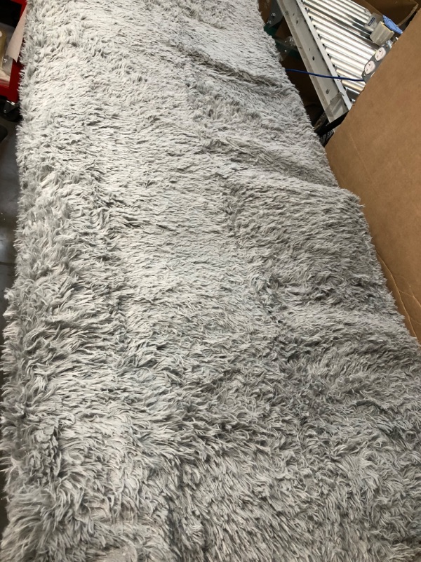 Photo 2 of [USED] Maxsoft Ultra Soft Shaggy Rug for Bedroom 