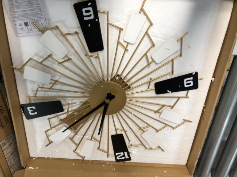 Photo 1 of [USED] 21.6 Inch Metal Mid Century Wall Clock