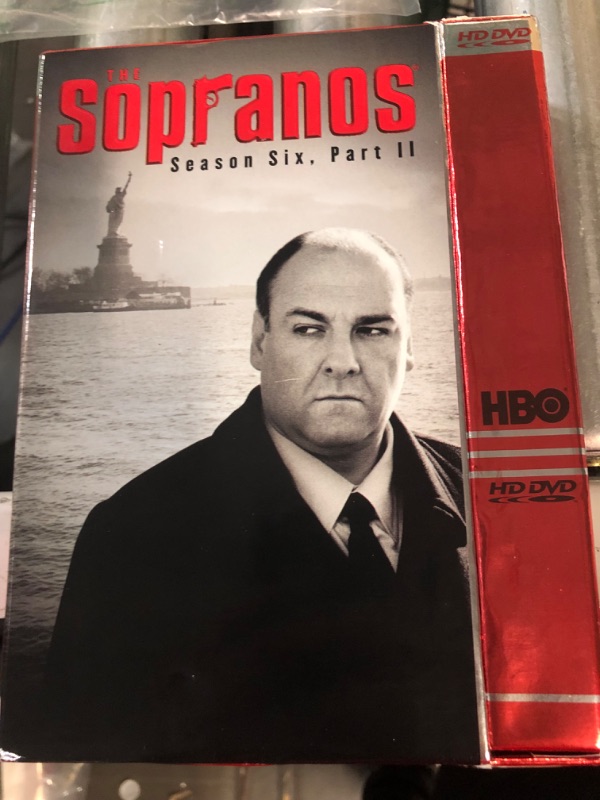 Photo 2 of *USED* Sopranos: Season Six, Part 2 [HD] (WSE)
