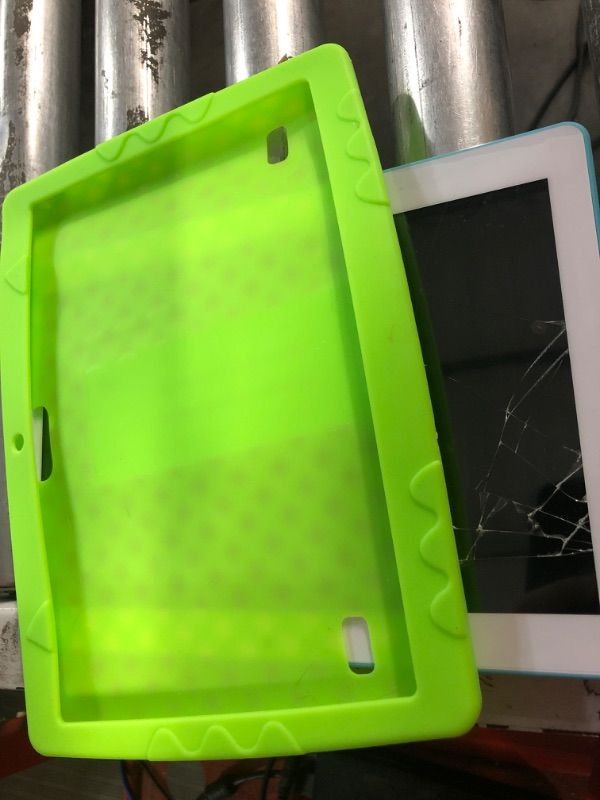 Photo 3 of *FOR PARTS* *SCREEN IS BROKEN* Sannuo K101 Kids White 10" Display Bluetooth Android Touch Screen Tablet PC Green Case