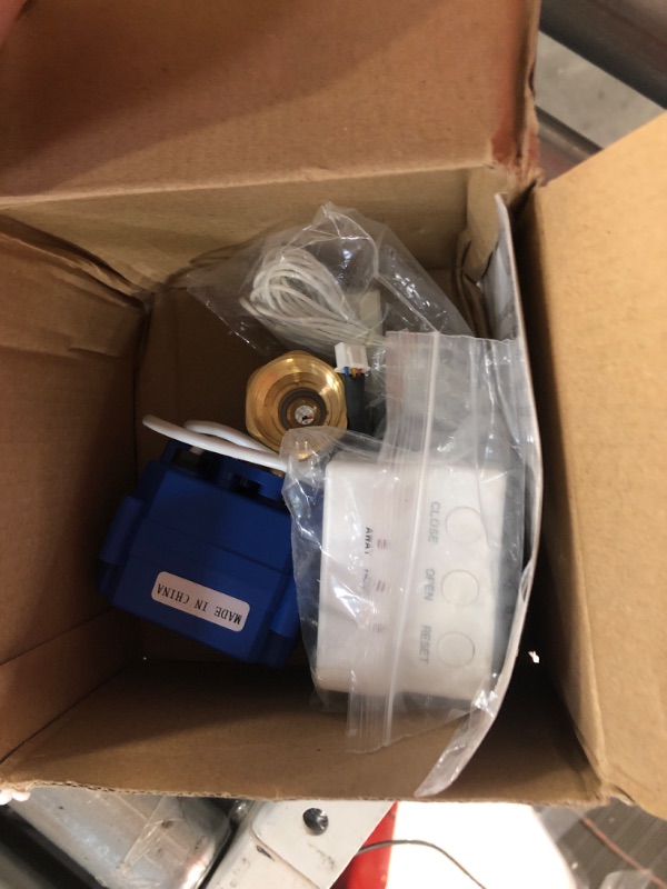 Photo 2 of *OPEN BOX* E-SDS Water Leak Detector with Shutoff Valve,Sensors and Sounds Alarm,Automatic Water Leak Shut Off Valve System,for Pipes 3/4 NPT,Flood Prevention