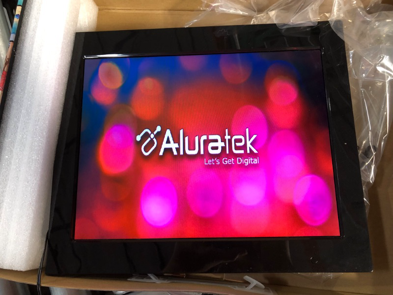 Photo 3 of Aluratek 15-in. Digital Photo Frame