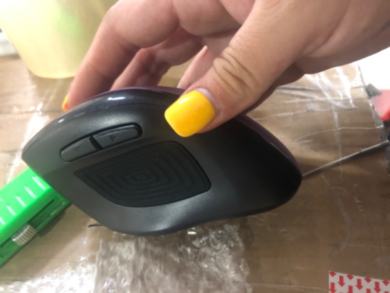 Photo 3 of Memzuoix Wireless Ergonomic Mouse