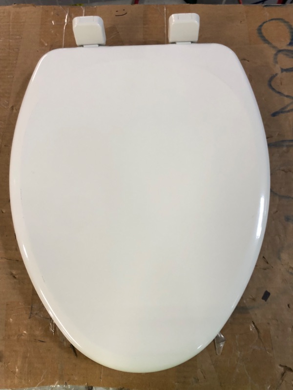 Photo 2 of [Like New] MAYFAIR 1843SLOW 000 Lannon Toilet Seat with Slow Close - White