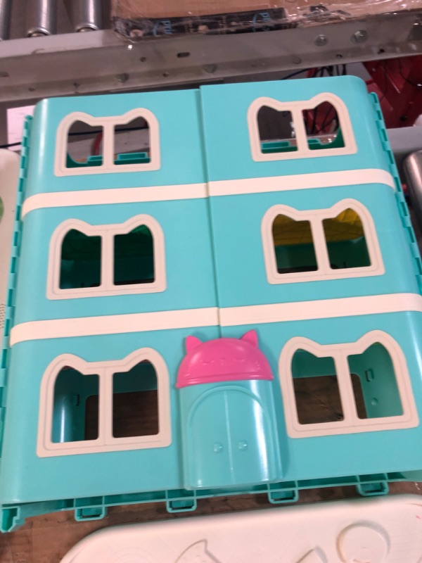 Photo 6 of Gabby's Dollhouse, Purrfect Dollhouse with 15 Pieces Including Toy Figures, Furniture, Accessories and Sounds, Kids Toys for Ages 3 and up