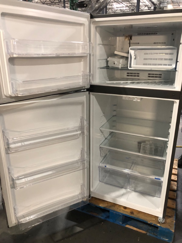 Photo 5 of **TESTED** SEE PICTURESFrigidaire Garage-Ready 20-cu ft Top-Freezer Refrigerator (Fingerprint Resistant Stainless Steel)
