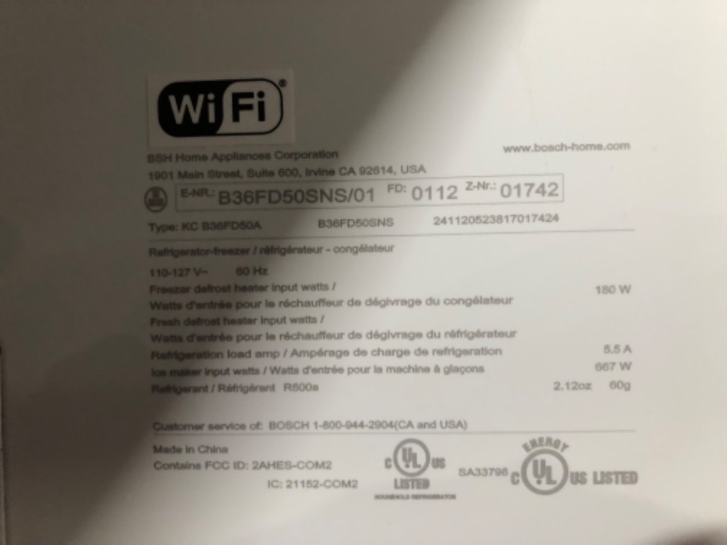 Photo 3 of **UNABLE TO TEST**  500 Series French Door Bottom Mount Refrigerator 36'' Easy clean stainless steel BOSCH
**MISSING A SHELF**