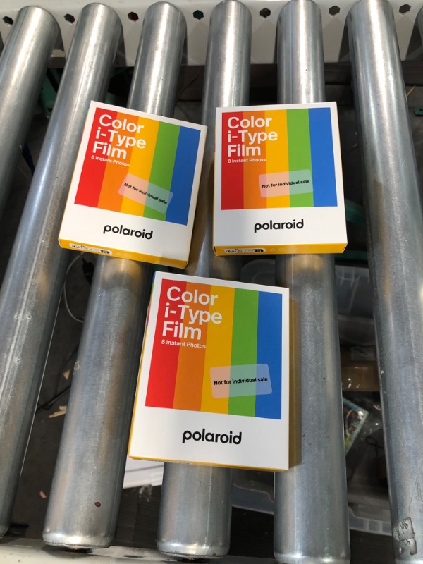 Photo 2 of Polaroid Instant Color I-Type Film - 40x Film Pack (40 Photos) (6010) 40 Photos White Frame