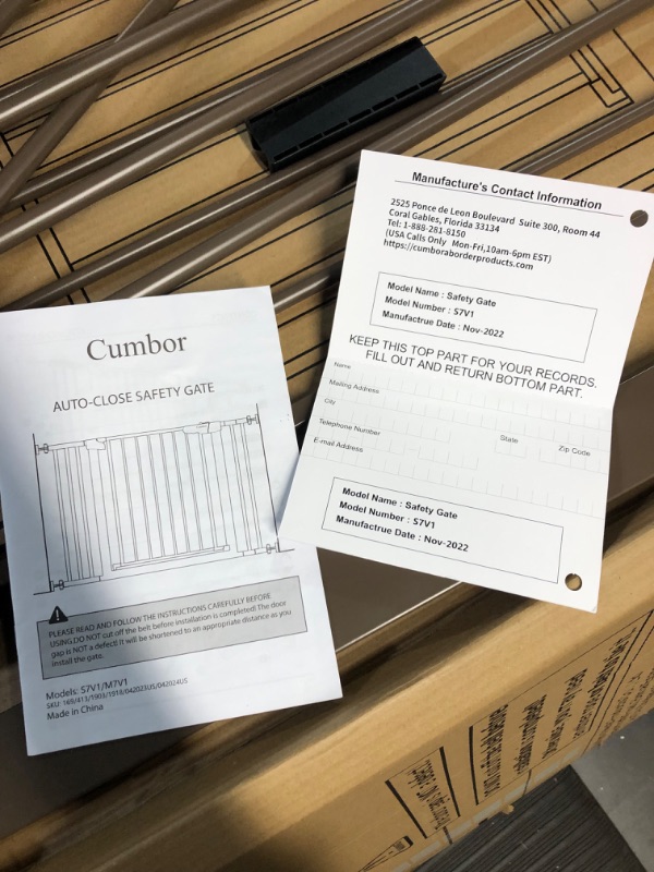 Photo 3 of Cumbor 46”Auto Close Safety Baby Gate