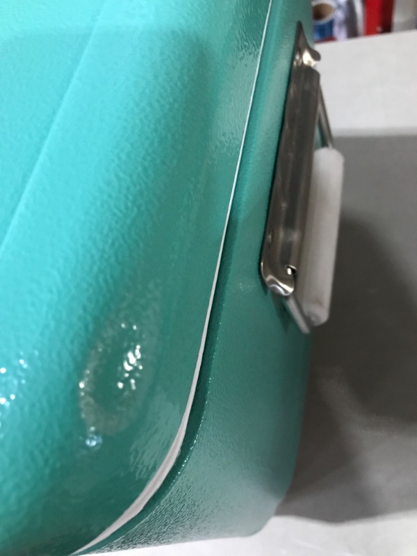 Photo 4 of **MINOR DAMAGE**SEE NOTES**
Igloo 54 Qt Steel Belted Legacy Stainless Steel Cooler with Bottle Opener Teal