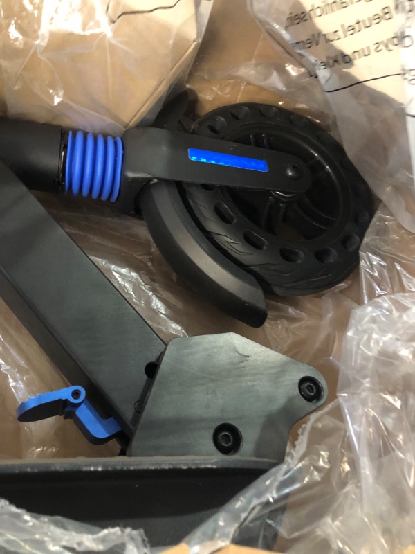 Photo 3 of * item does not turn on * sold for parts or repair *
EVERCROSS Electric Scooter EV08S ,8'' Solid Tires, Folding Electric Scooter unable to test 
