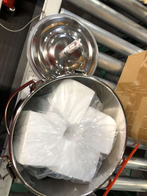 Photo 1 of [missing parts?] 7L Goat Milking Machine, Continuously Adjustable Suction Pulsation Vacuum Electric Milker, Portable Livstock Milking Machine with Stainless Bucket(US Plug)(7L Goat)
