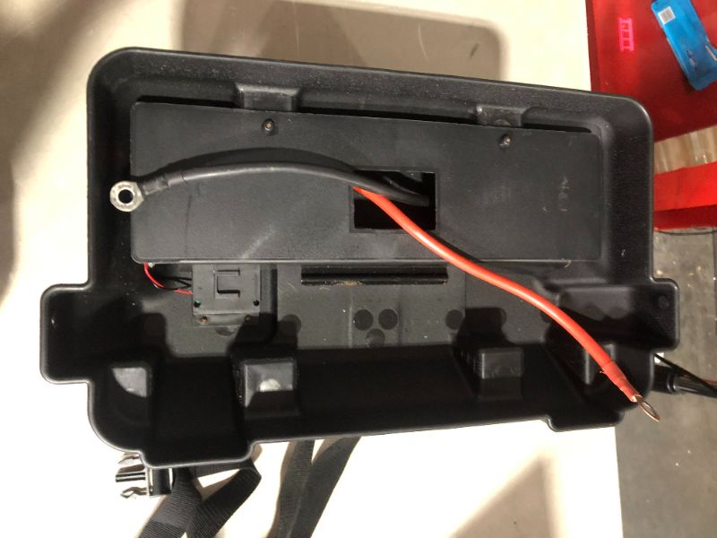 Photo 4 of ***NO BATTERY - ONLY BATTERY HOLDER***
Minn Kota 1820175 Trolling Motor Marine Battery Power Center