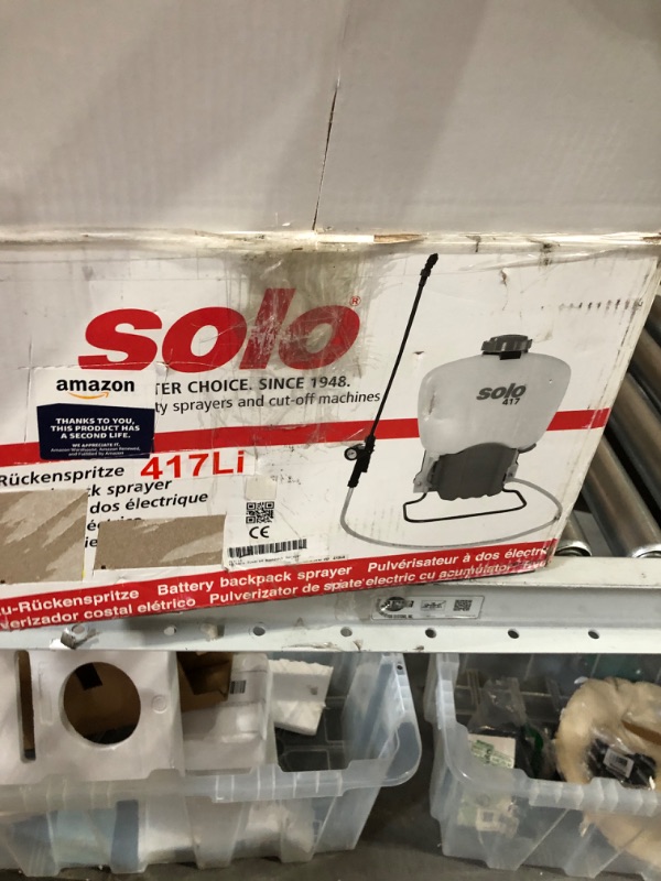 Photo 3 of Solo 419 2-Liter One-Hand Pressure Sprayer, Ergonomic Grip Pack of 1