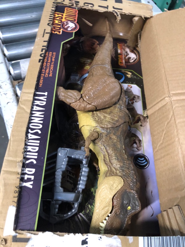 Photo 2 of Jurassic World Stomp ‘N Escape Tyrannosaurus Rex Figure Camp Cretaceous Dinosaur Escape 