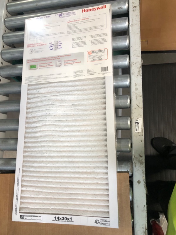 Photo 2 of 14 x 30 x 1 Superior Allergen Pleated MERV 11 - FPR 9 Air Filter