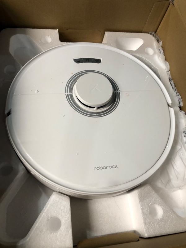 Photo 3 of roborock Q7 Max+ Robot Vacuum Cleaner