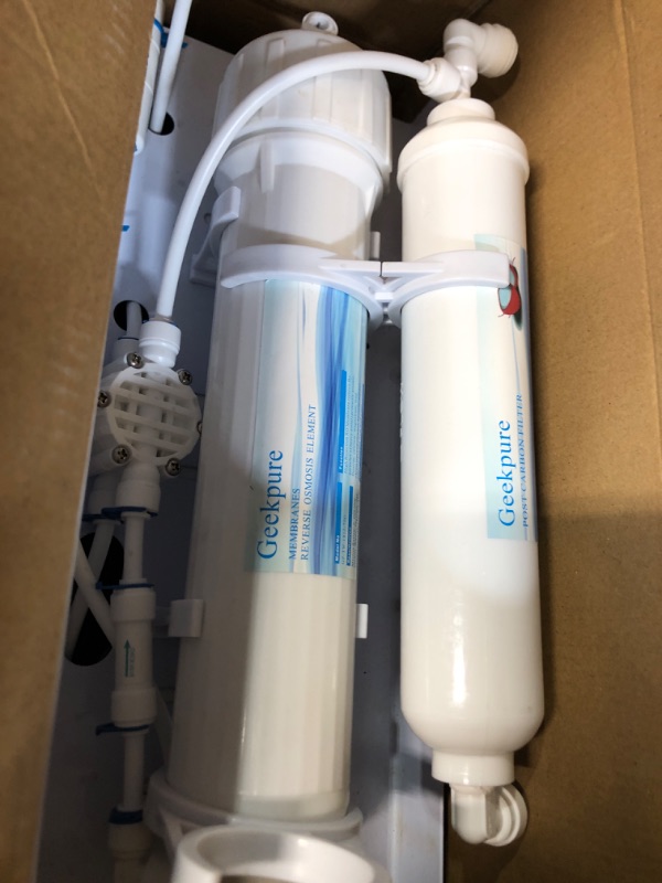 Photo 4 of * missing one whole set of filters * missing other pieces *
Geekpure 5-Stage Reverse Osmosis RO Drinking Water Filter System with Extra 7 Filters