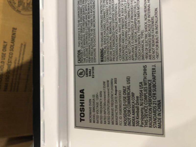 Photo 2 of * sold for parts or repair *
TOSHIBA EM925A5A-SS Countertop Microwave Oven,