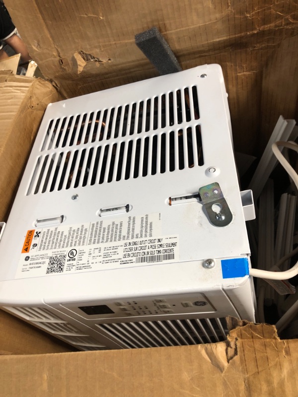 Photo 2 of **PARTS ONLY**
GE Window Air Conditioner 6000 BTU, Wi-Fi Enabled, Energy-Efficient Cooling for Medium Rooms