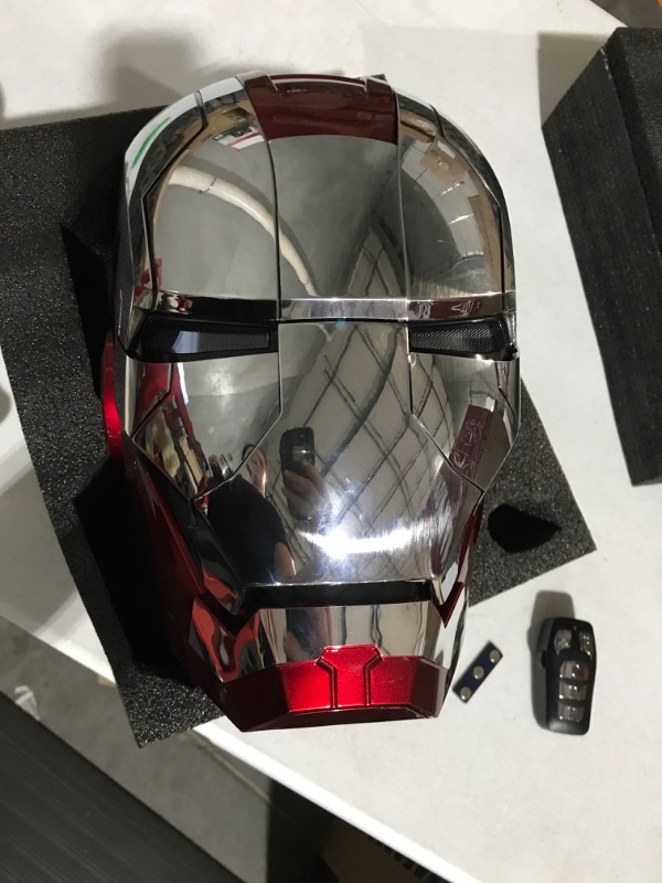 Photo 3 of (USED/MINOR DAMAGE) YONTYEQ Iron-man MK 5 Helmet Wearable Electronic Open/Close  Silver