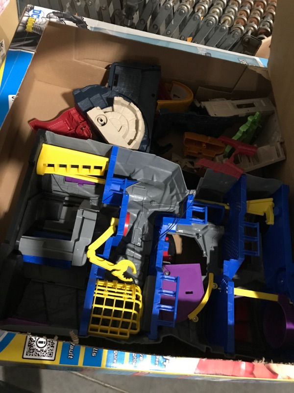 Photo 3 of (USED/MISSING PARTS/SEE NOTES) Fisher-Price Imaginext DC Batman Playset with 18 Play Pieces, 33 x 42 inches, Super Surround Batcave