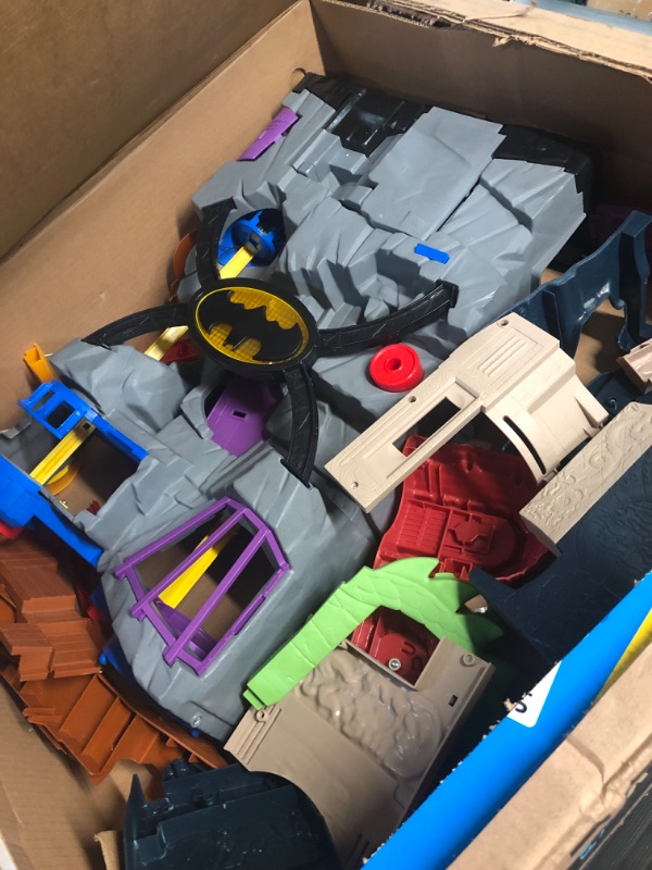 Photo 2 of (USED/MISSING PARTS/SEE NOTES) Fisher-Price Imaginext DC Batman Playset with 18 Play Pieces, 33 x 42 inches, Super Surround Batcave