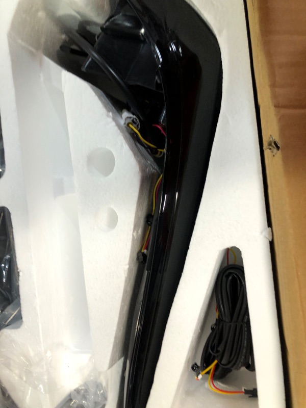 Photo 3 of inginuity time LED Tail Lights & Middle Lamp For Toyota Sienna