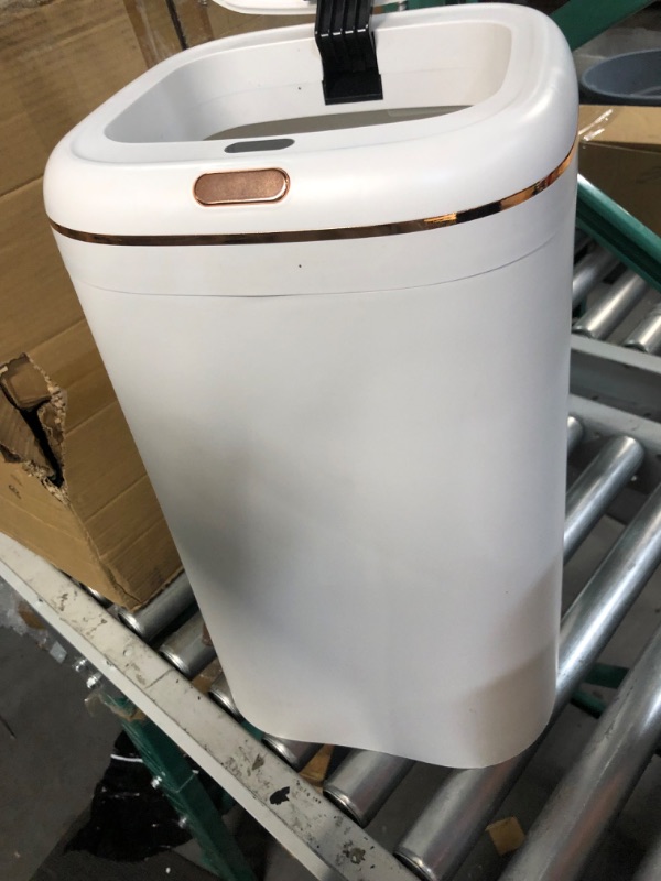 Photo 6 of * lid does not work *
Sooyee 14 Liter Automatic Trash Can with lid,3.6 Gallon Touchless Trash Can or Kick