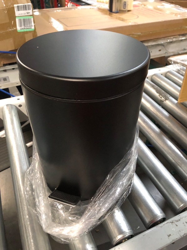 Photo 1 of **USED** mDesign Small Modern 1.3 Gallon Round Metal Lidded Step Trash Can,5 liter