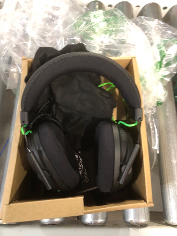 Photo 3 of Razer BlackShark V2 Gaming Headset: THX 7.1 Spatial Surround Sound - 50mm Drivers - Detachable Mic - PC, PS4, PS5, Switch, Xbox One, Xbox Series X & S, Mobile - 3.5 mm Audio Jack & USB DAC - Black Classic Black