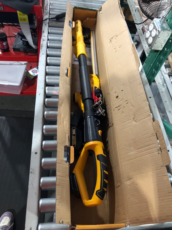 Photo 3 of [Notes] ALLOYMAN 20V MAX Pole Hedge Trimmer,1400SPM Telescoping Pole Hedge Trimmer