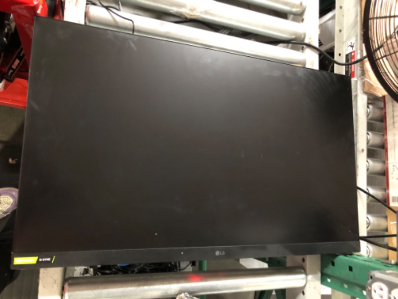 Photo 2 of LG 32GP850-B 32 UltraGear QHD (2560 x 1440) Nano IPS Gaming Monitor w/ 1ms (GtG) 