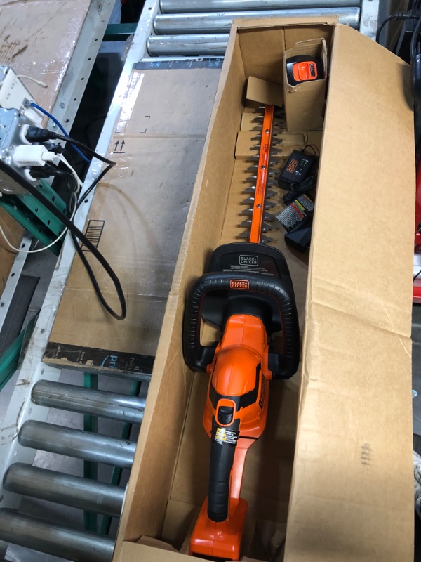 Photo 2 of **SEE NOTES**
BLACK+DECKER 40V MAX* Lithium-Ion 22-Inch Cordless Hedge Trimmer (LHT2240) 40V Hedge Trimmer Kit