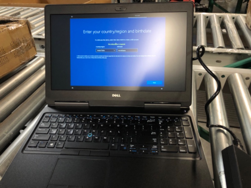 Photo 2 of Dell Precision 7510 15.6in Laptop, Core i7-6820HQ 2.7GHz, 16GB Ram, 512GB SSD, Windows 10 Pro 64bit, Webcam (Renewed)