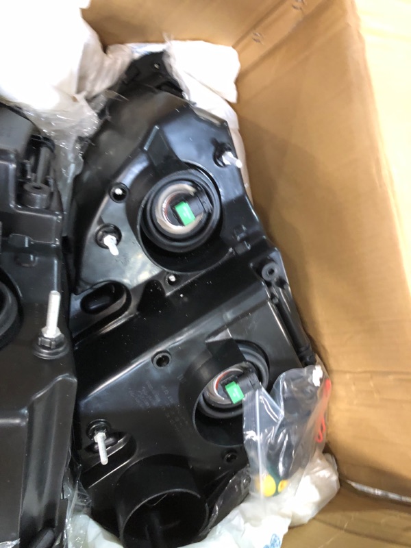 Photo 2 of Headlights Fits Freightliner Cascadia 2007-2017, Pair Set, Left Driver and Right Passenger