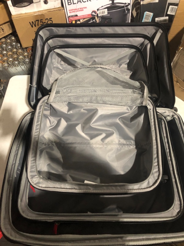 Photo 4 of (USED) Samsonite Omni 3-Piece Hardside Nested Luggage Spinner Set (20", 24", 28", Black)