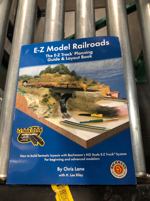 Photo 2 of Bachmann Trains E-Z MODEL RAILROADS TRACK PLANNING BOOK