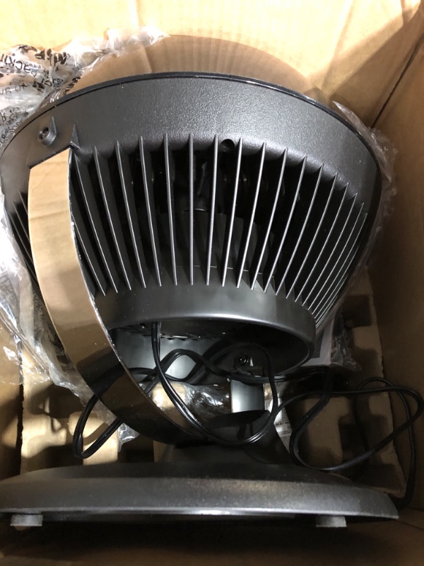 Photo 3 of * item faulty * sold for parts *
Vornado 660 Large Whole Room Air Circulator Fan with 4 Speeds and 90-Degree Tilt, 660-Large, Black Black 660 - Large Fan
