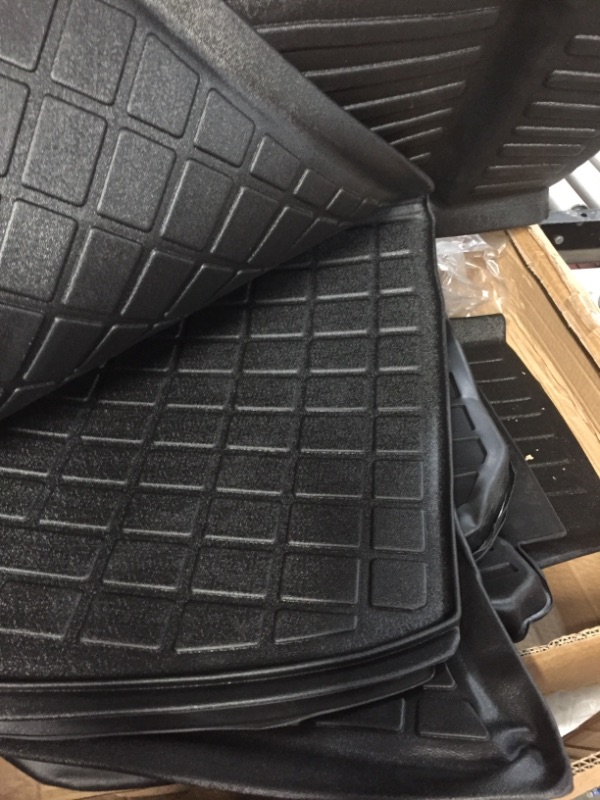 Photo 3 of Tesla Model Y Floor Mats 2022 2021 2023 Mats Suitable for 5 Seats