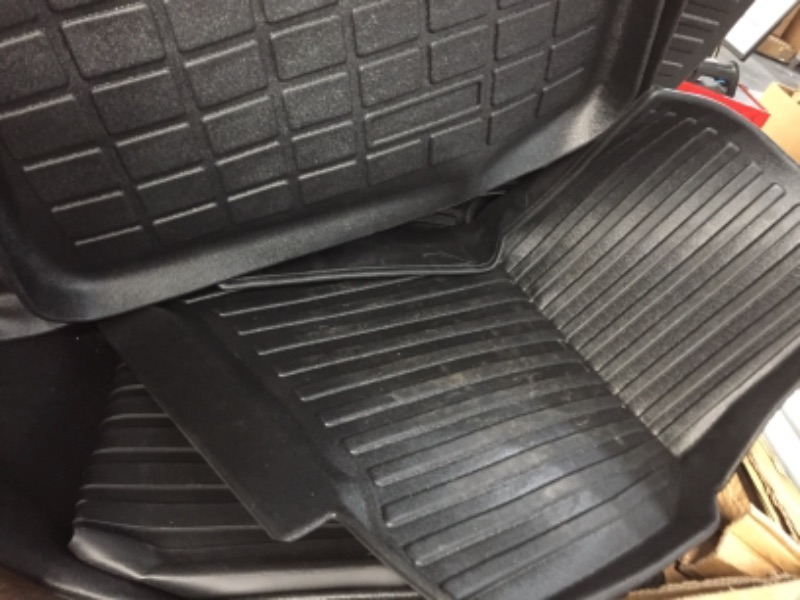 Photo 4 of Tesla Model Y Floor Mats 2022 2021 2023 Mats Suitable for 5 Seats